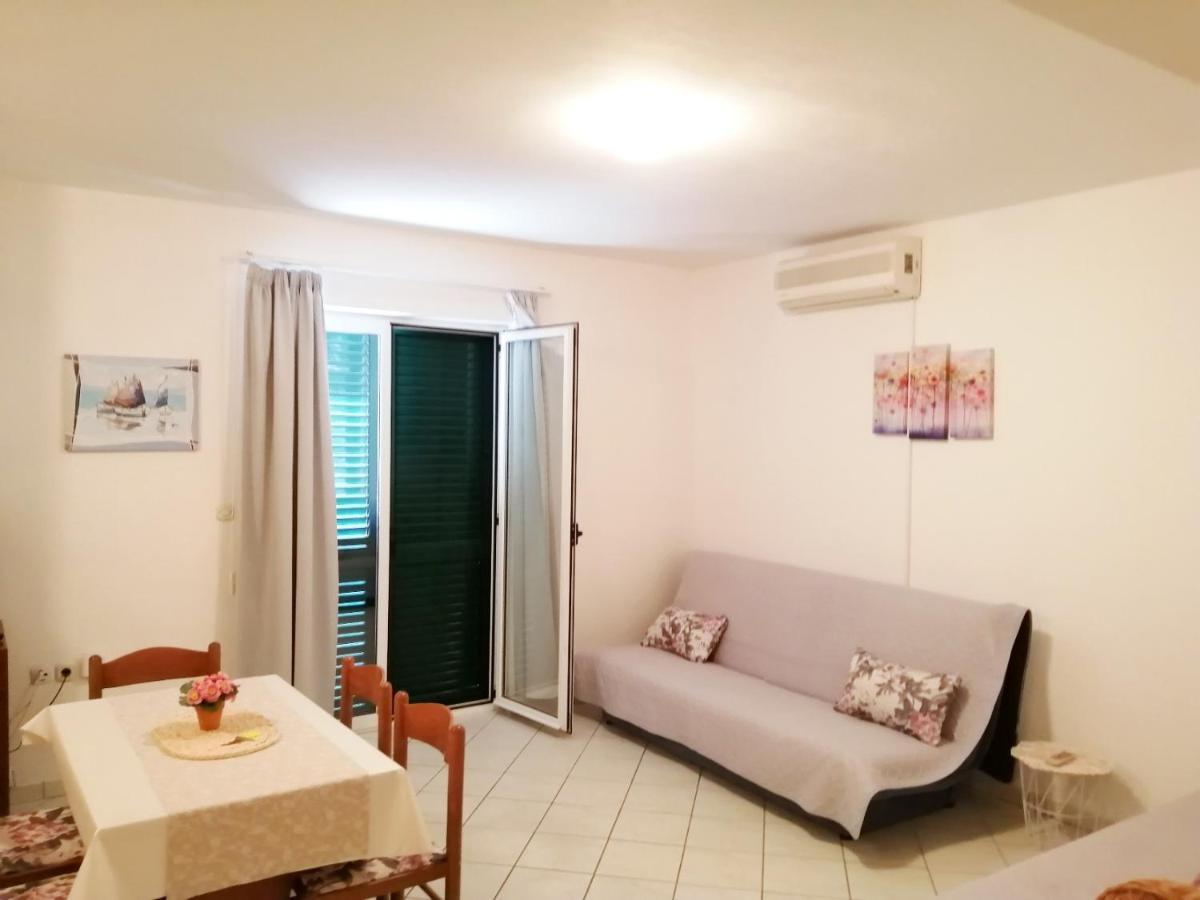 Apartments Ria Baška Voda Eksteriør bilde